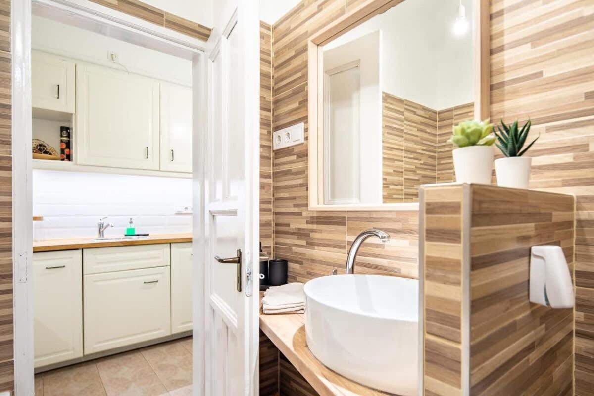 Convenient Apartment At Gastro Driven Location Budapest Exterior photo